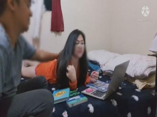 Waktu lagi kuliah aku ketahuan bercinta sama pacarku
