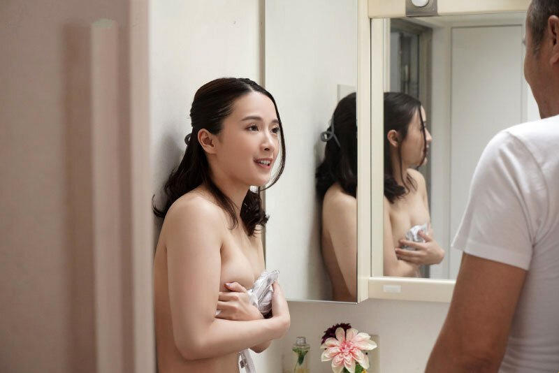 Ayah mertua berencana meniduri menantu perempuannya