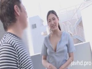 Tetangga sialan yang sangat seksi, Nene Sakura